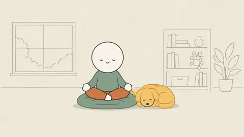 Een mediterend rond figuurtje met een slapend hondje